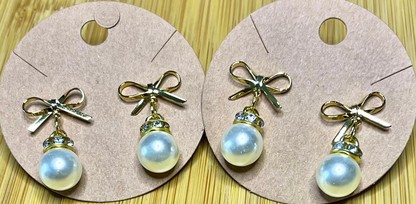 18K Gold bow Earring