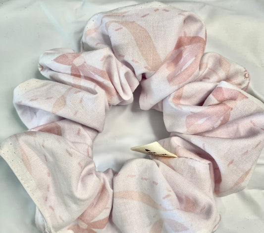 (New) pink ribbon scrunchie