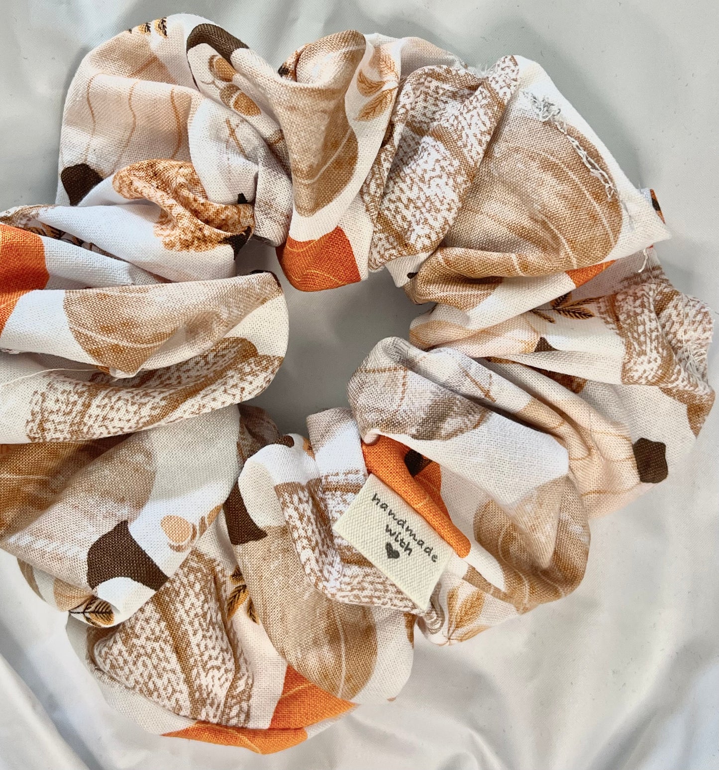 (New) Fall pumpkin scrunchie