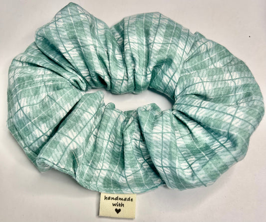 Checkered style scrunchie
